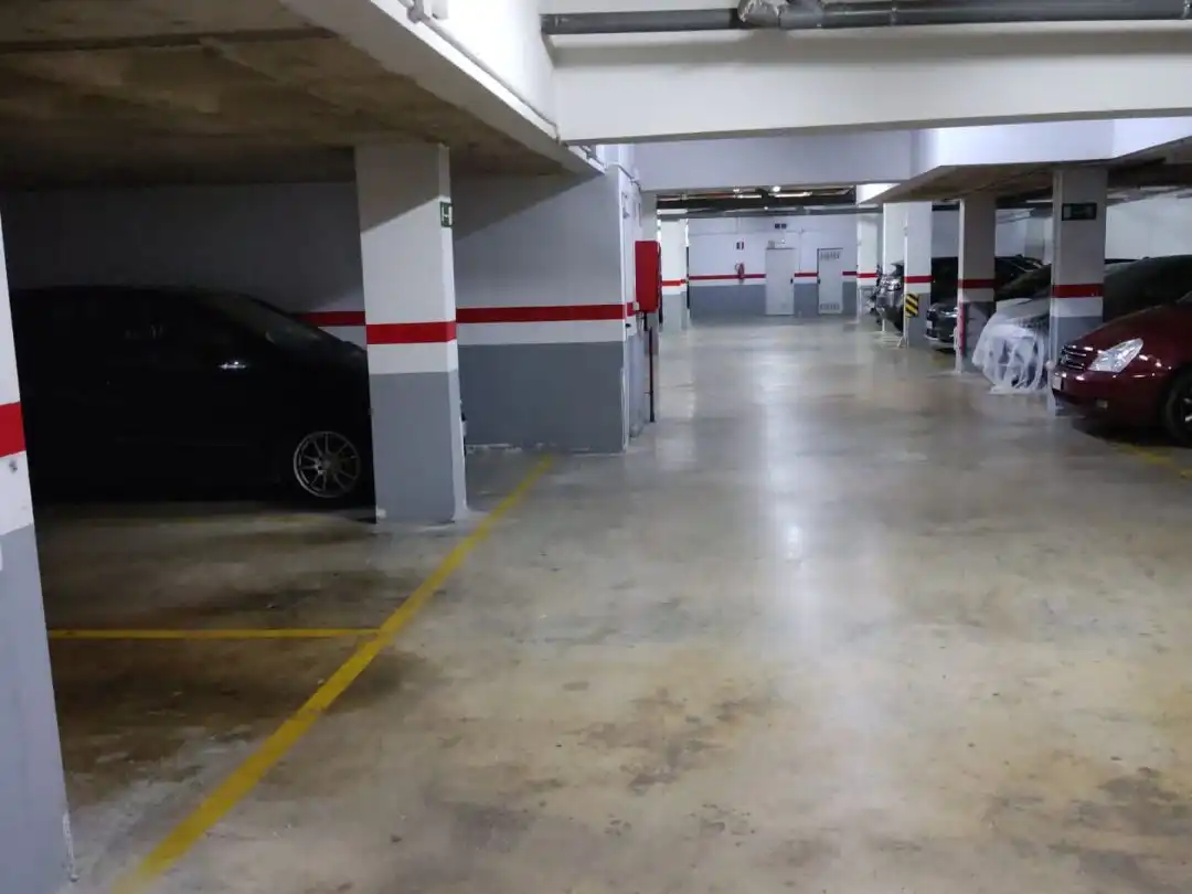 Parking of Garage for rent in Valencia