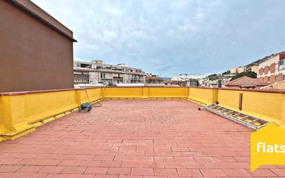 Terrassa de Casa o xalet en venda en Santa Coloma de Gramenet amb Aire condicionat, Terrassa i Piscina