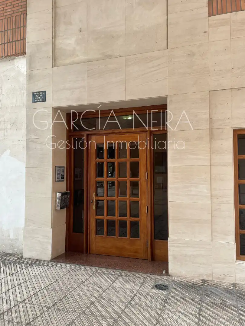 Pis en venda en Oviedo  amb Calefacció, Jardí privat i Parquet