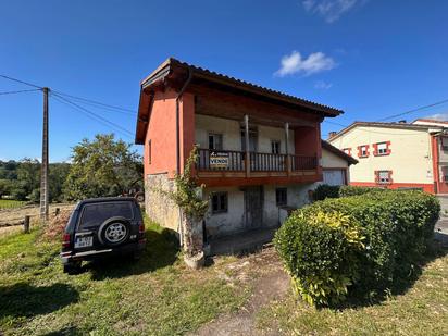 Vista exterior de Casa o xalet en venda en Piloña amb Jardí privat