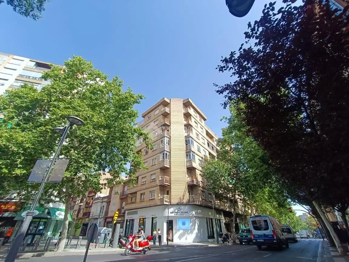 Vista exterior de Piso en venta en Zaragoza con Aire acondicionado, Calefacción y Terraza