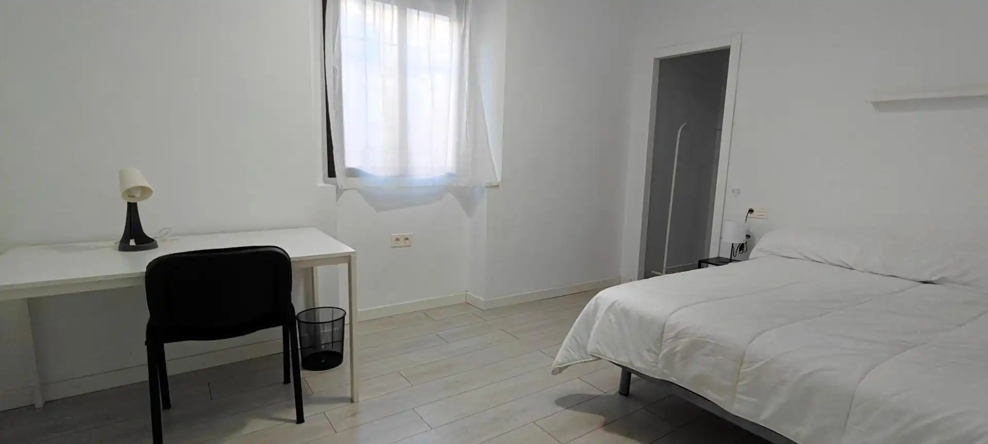 Schlafzimmer von Wohnung zur untervermieten in Beiro