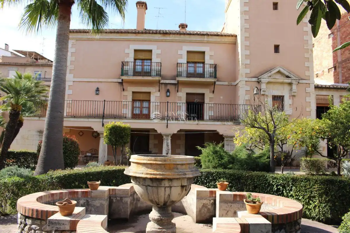 Vista exterior de Casa o xalet en venda en Segorbe amb Calefacció, Jardí privat i Terrassa
