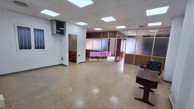 Local comercial en Alquiler en Carrer ALMOGAVERS en Morera