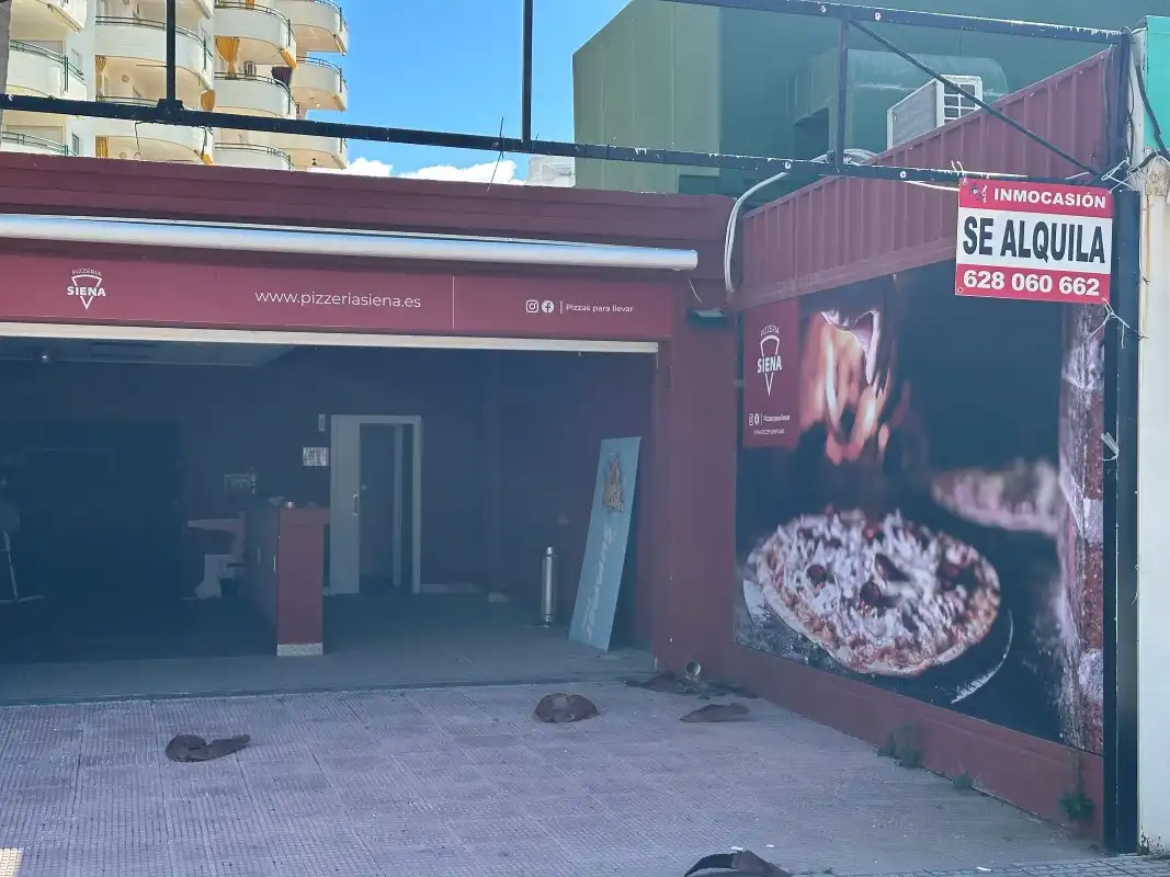 Vista exterior de Local de alquiler en Gandia con Terraza y Alarma