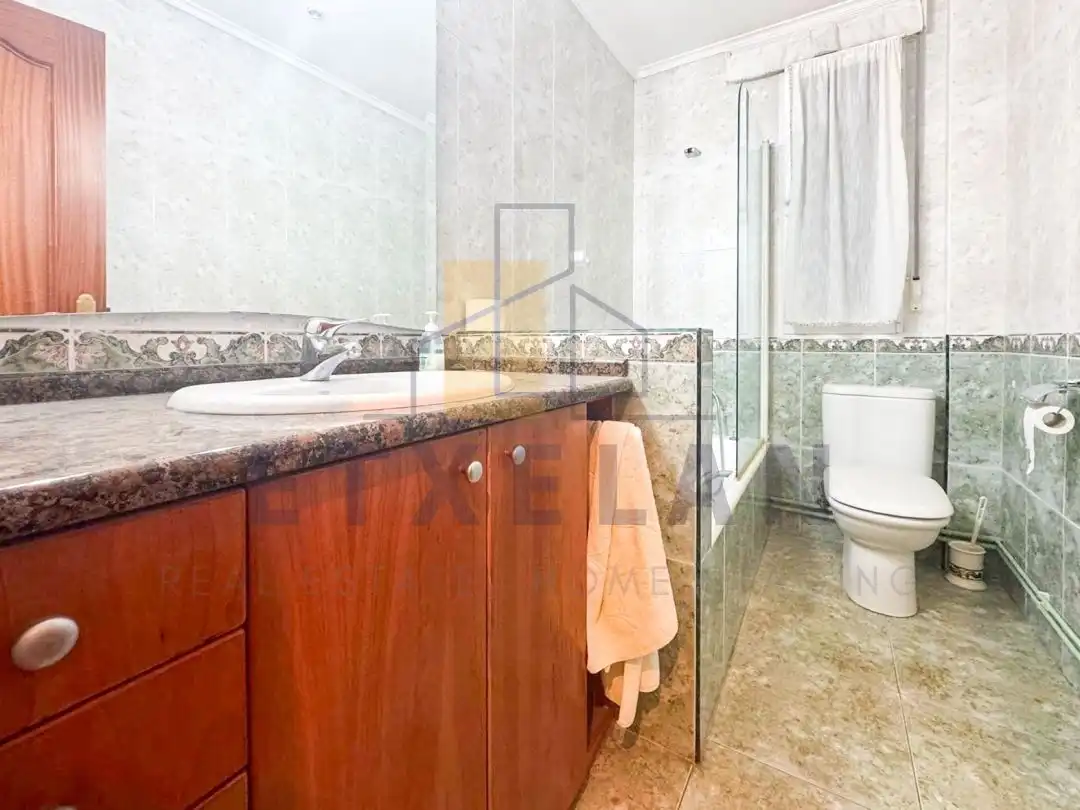Bathroom of Flat for sale in Elorrio  with Heating, Terrace and Storage room