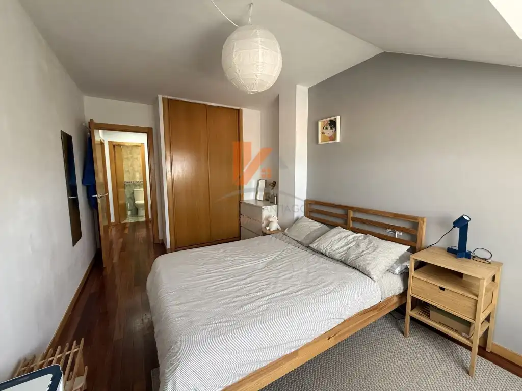 Schlafzimmer von Maisonette zum Verkauf in Ames mit Möbliert