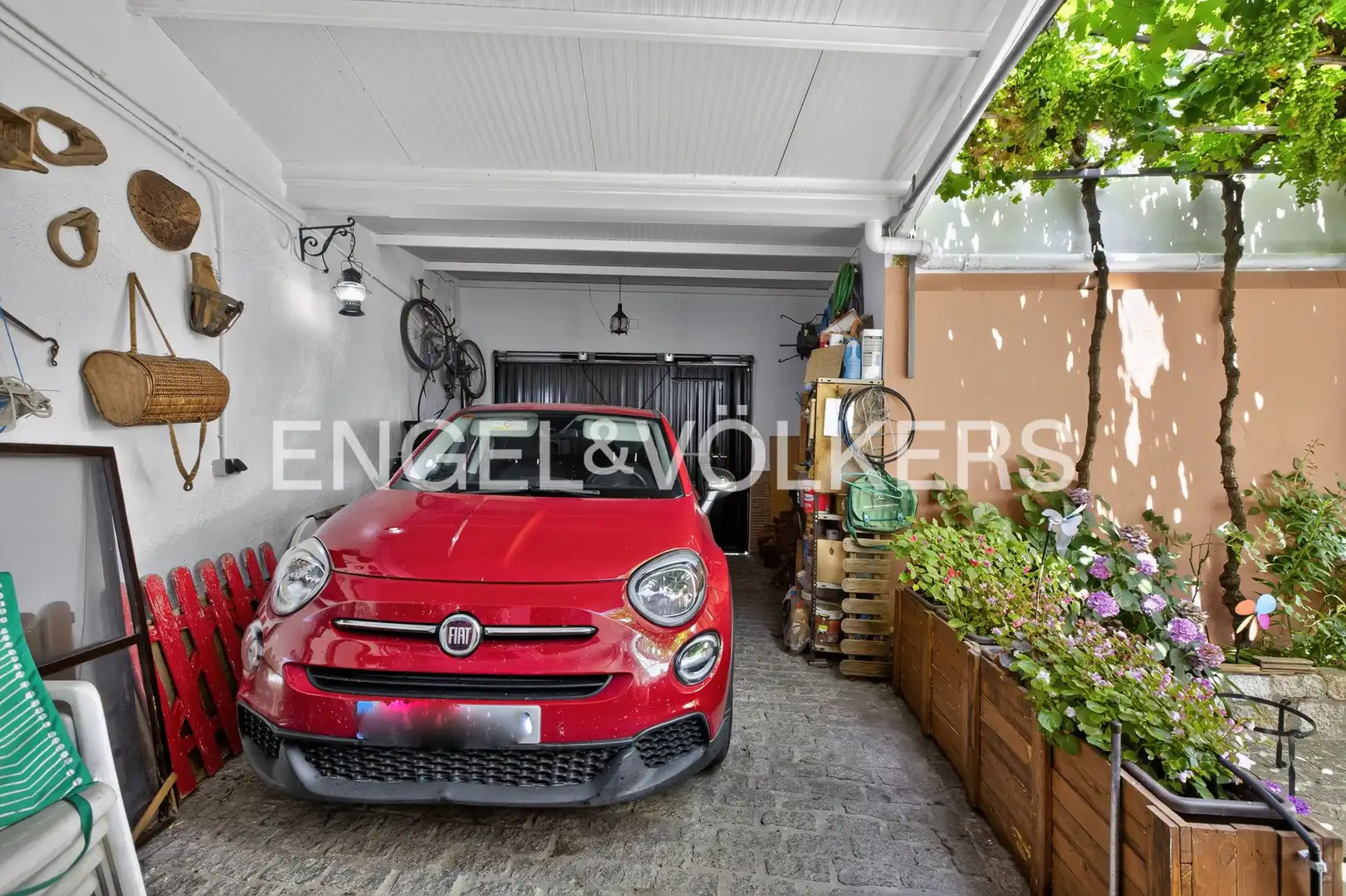 Parking de Casa adosada en venta en Gerena con Aire acondicionado y Calefacción