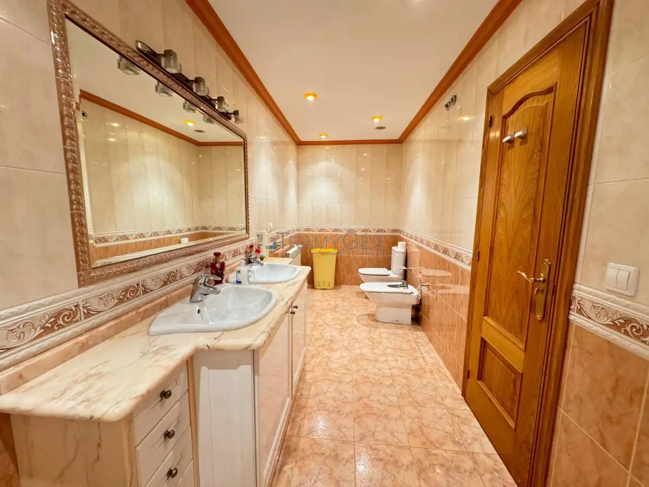 Baño de Casa o chalet en venta en Vilagarcía de Arousa con Calefacción, Jardín privado y Terraza