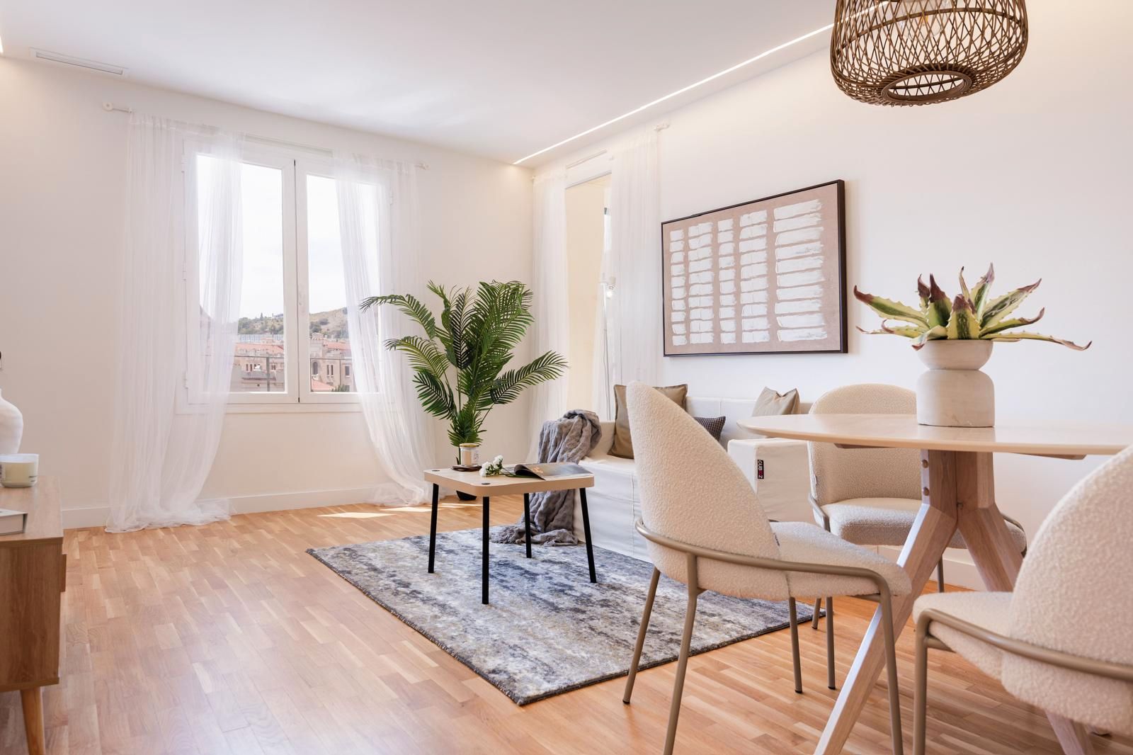 Living room of Flat for sale in  Barcelona Capital  with Air Conditioner, Parquet flooring and Oven