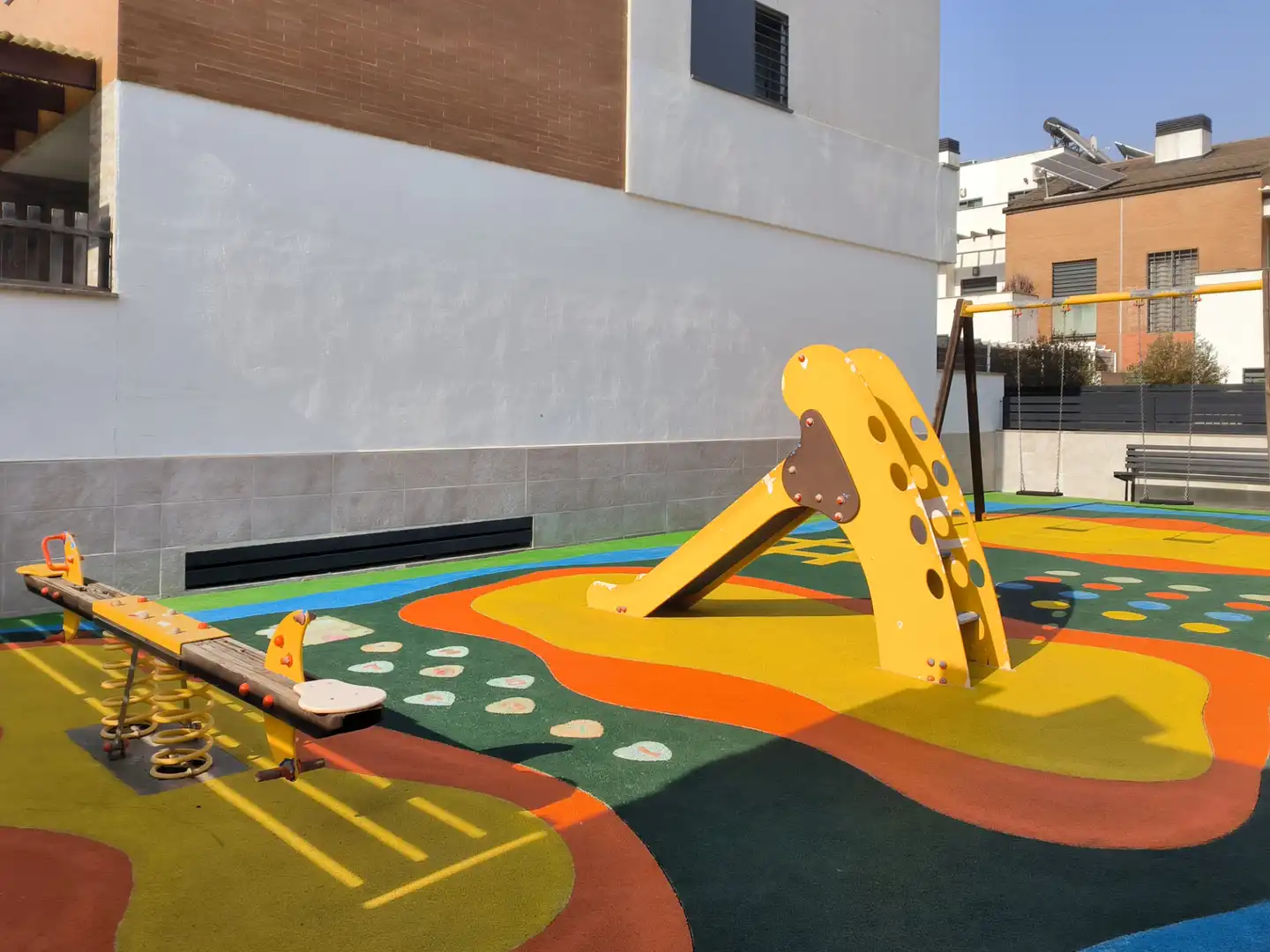 Vista exterior de Casa adosada en venda en Sevilla amb Aire condicionat, Calefacció i Terrassa