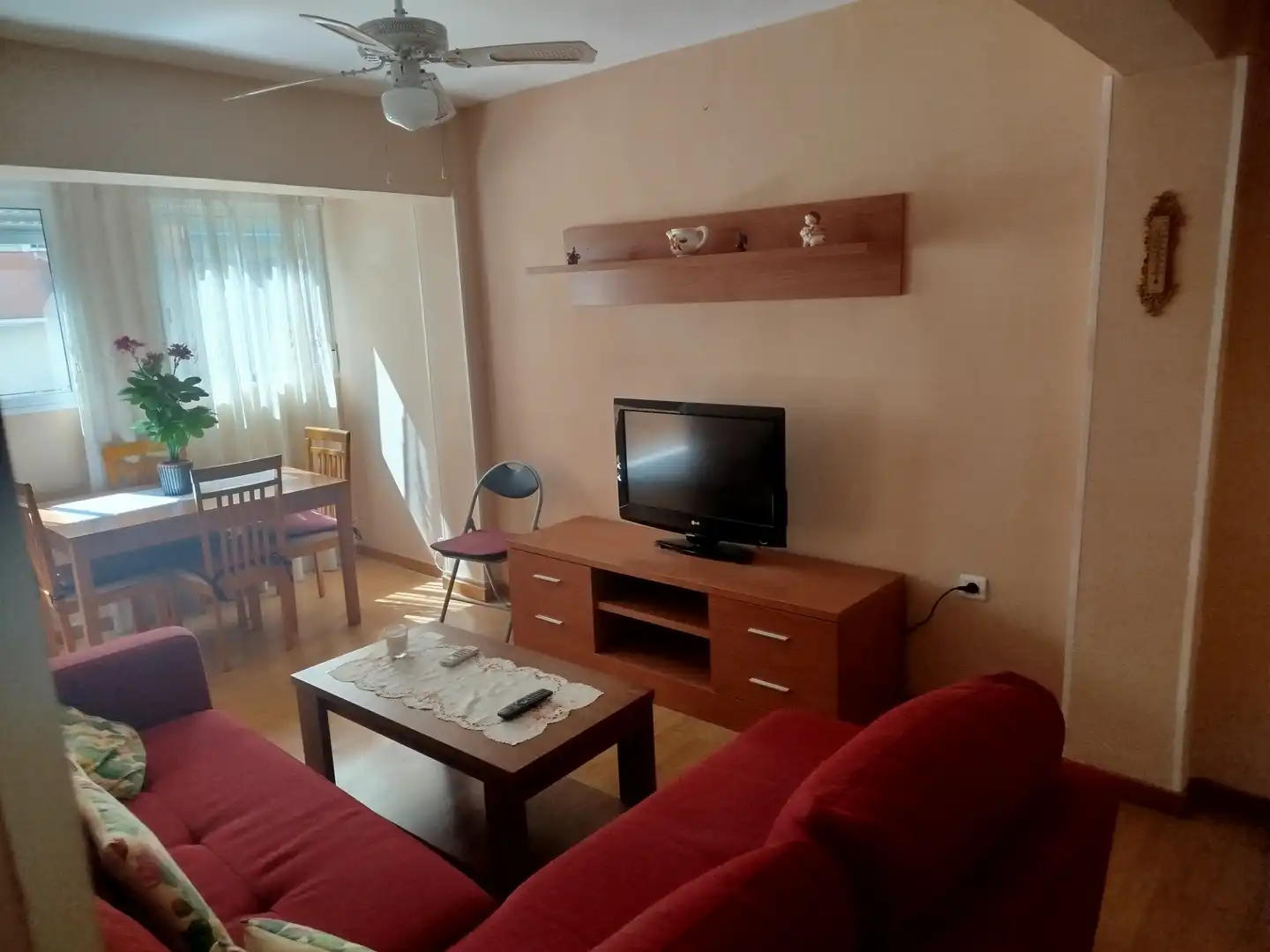 Sala d'estar de Pis de lloguer en Alicante / Alacant amb Aire condicionat, Moblat i Rentadora