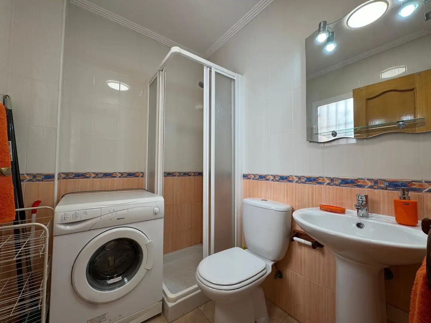 Baño de Estudio en venta en Torrevieja con Aire acondicionado, Terraza y Amueblado