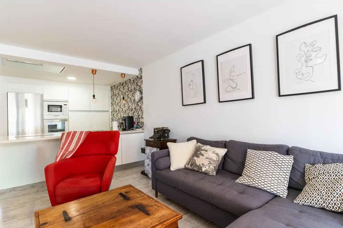Living room of Detached homes for sale in Santa Pola  with Air Conditioner, Private garden and Parquet flooring
