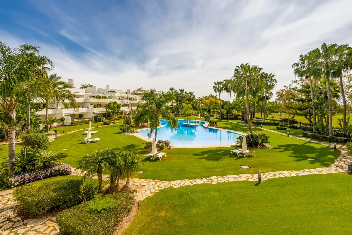 Apartament amb piscina en venda a Nueva Andalucía, imagen 16