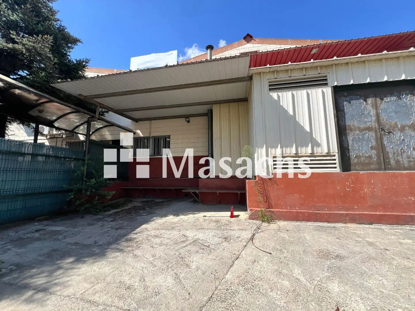 Exterior view of Industrial buildings for rent in Masquefa