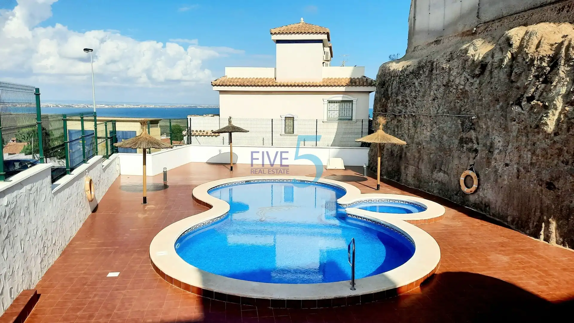 Piscina de Casa adosada en venda en Cartagena amb Aire condicionat, Terrassa i Piscina