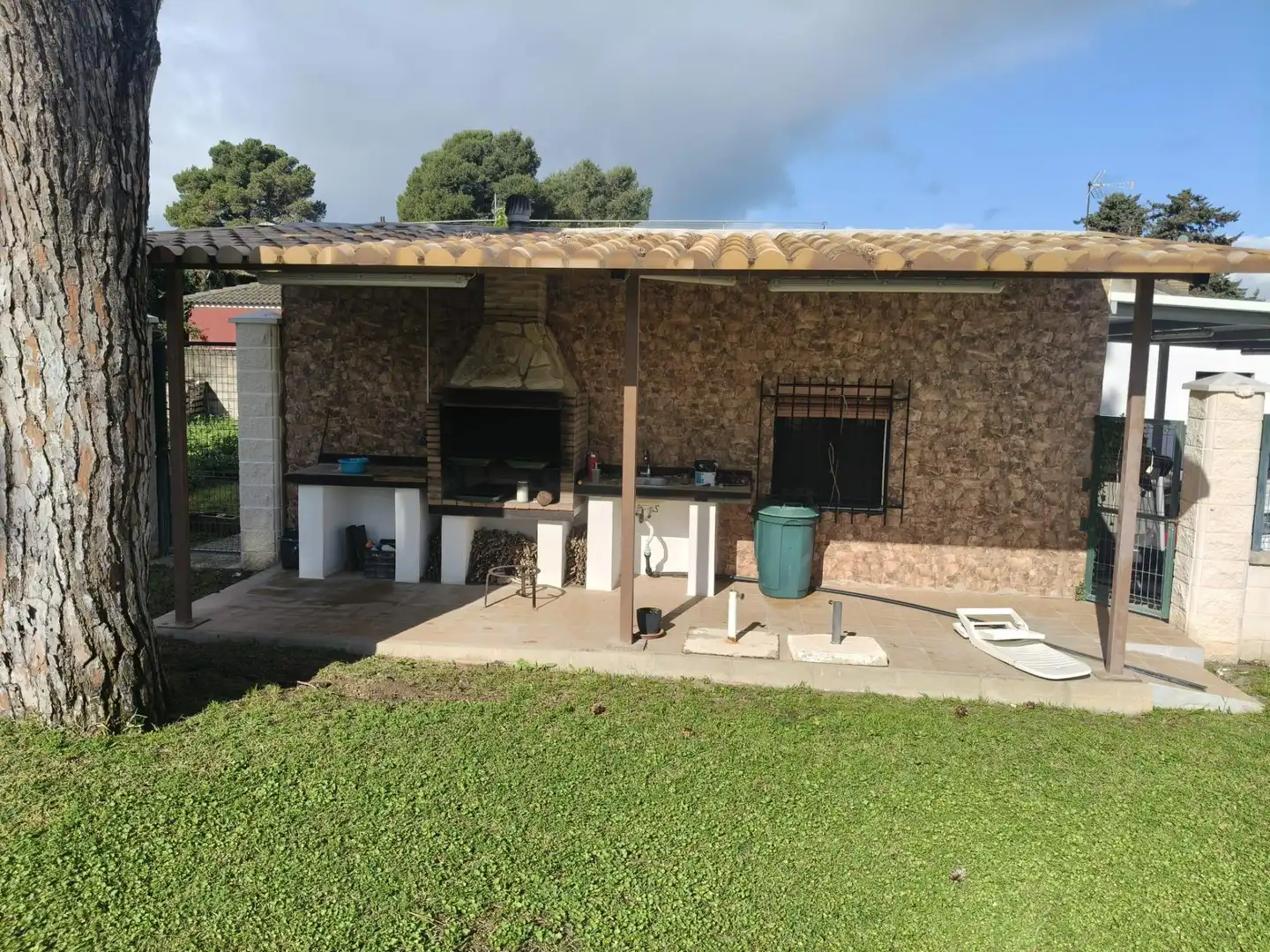 Cuina de Casa o xalet en venda en Chiclana de la Frontera amb Aire condicionat, Jardí privat i Traster