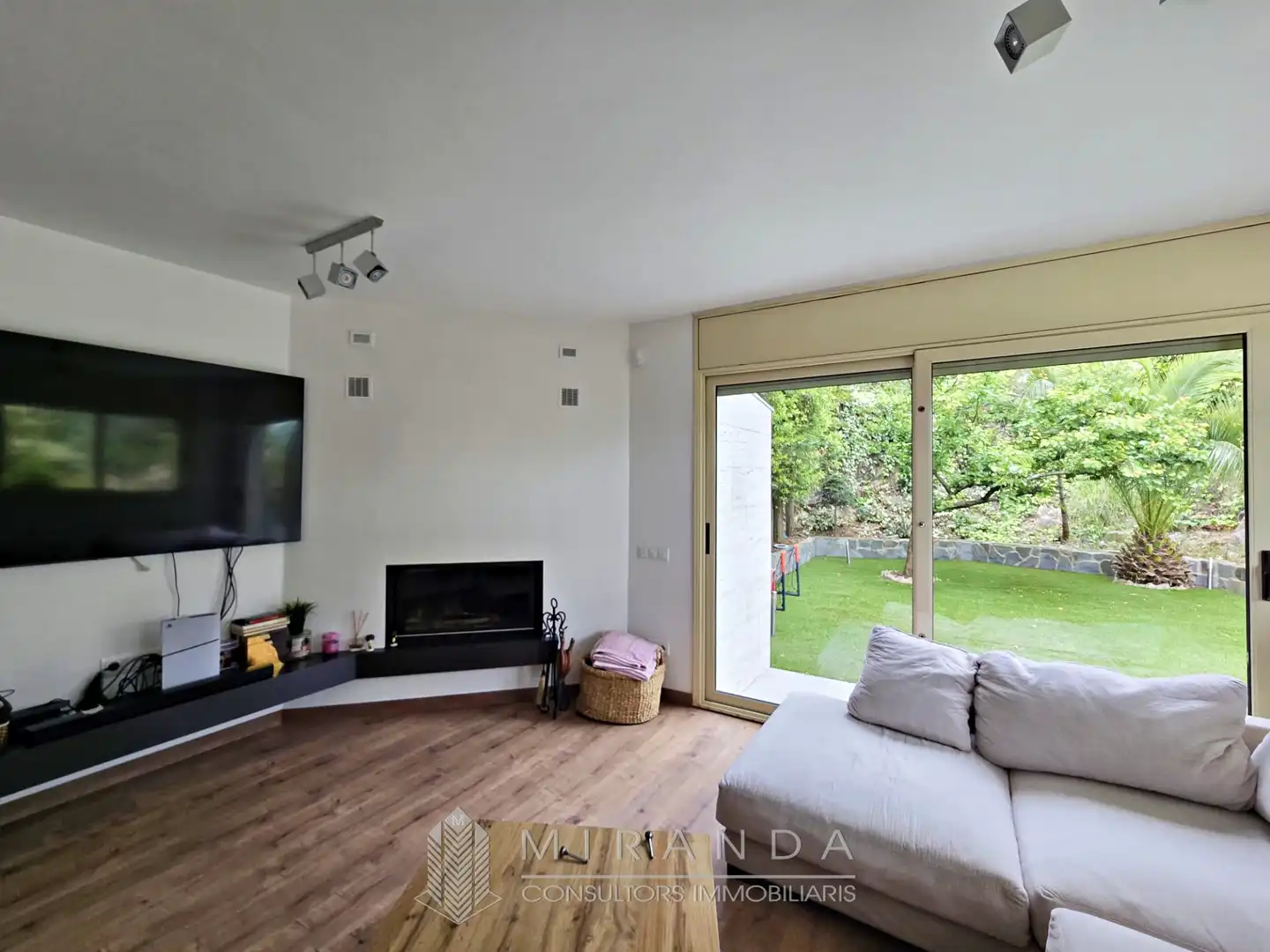 Sala de estar de Casa o chalet en venta en Vallromanes con Aire acondicionado, Calefacción y Jardín privado