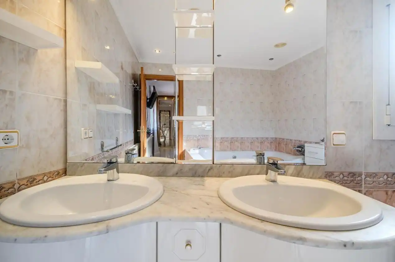 Baño de Casa adosada en venta en Celrà
