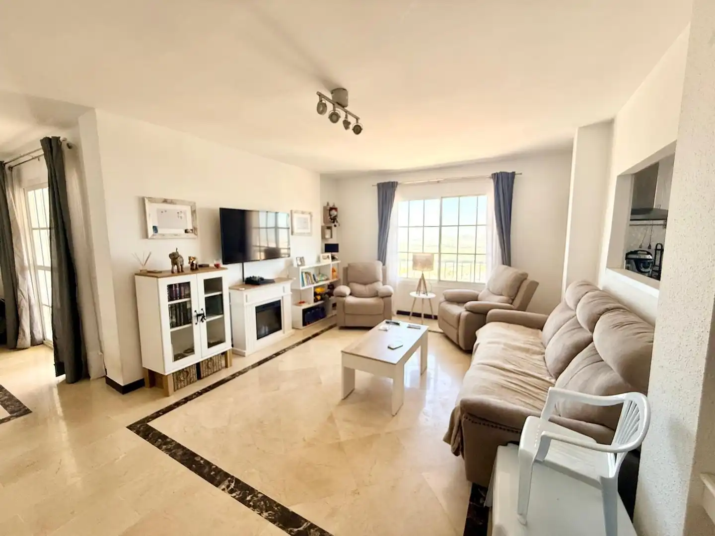 Casa aparellada amb jardí en venda a Calle QUITAPENAS, imagen 14