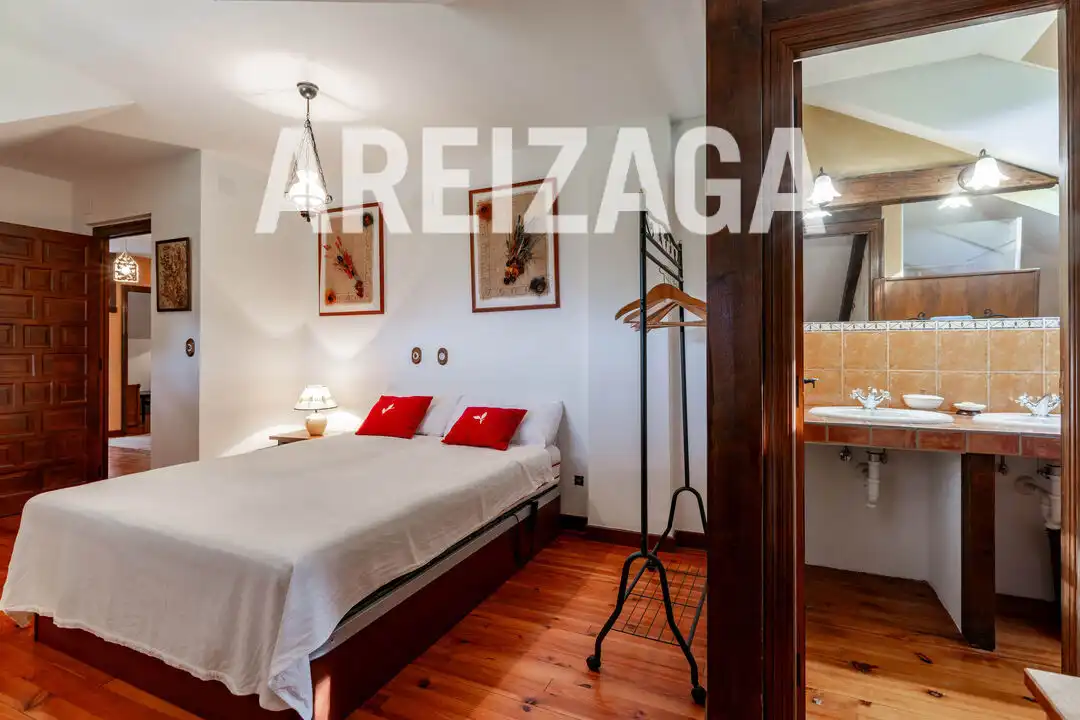 Habitación de Casa o chalet en venta en Errenteria con Calefacción, Terraza y Piscina