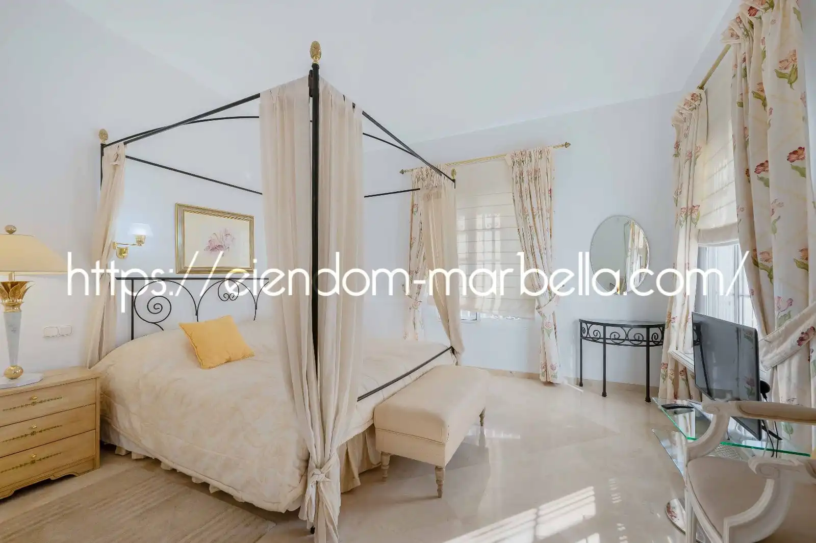 Chalet con piscina en venta en Elviria - Cabopino, imagen 10