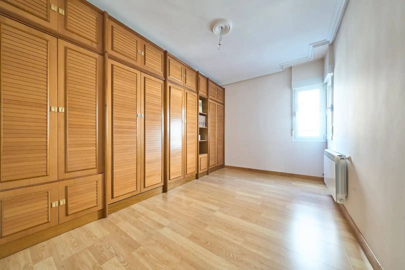 Bedroom of Flat for sale in Vitoria - Gasteiz  with Terrace, Storage room and Furnished
