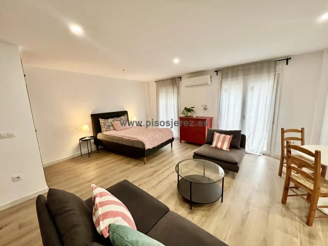 Study for rent in Calle Santo Domingo, Divina Pastora - La Yeguada