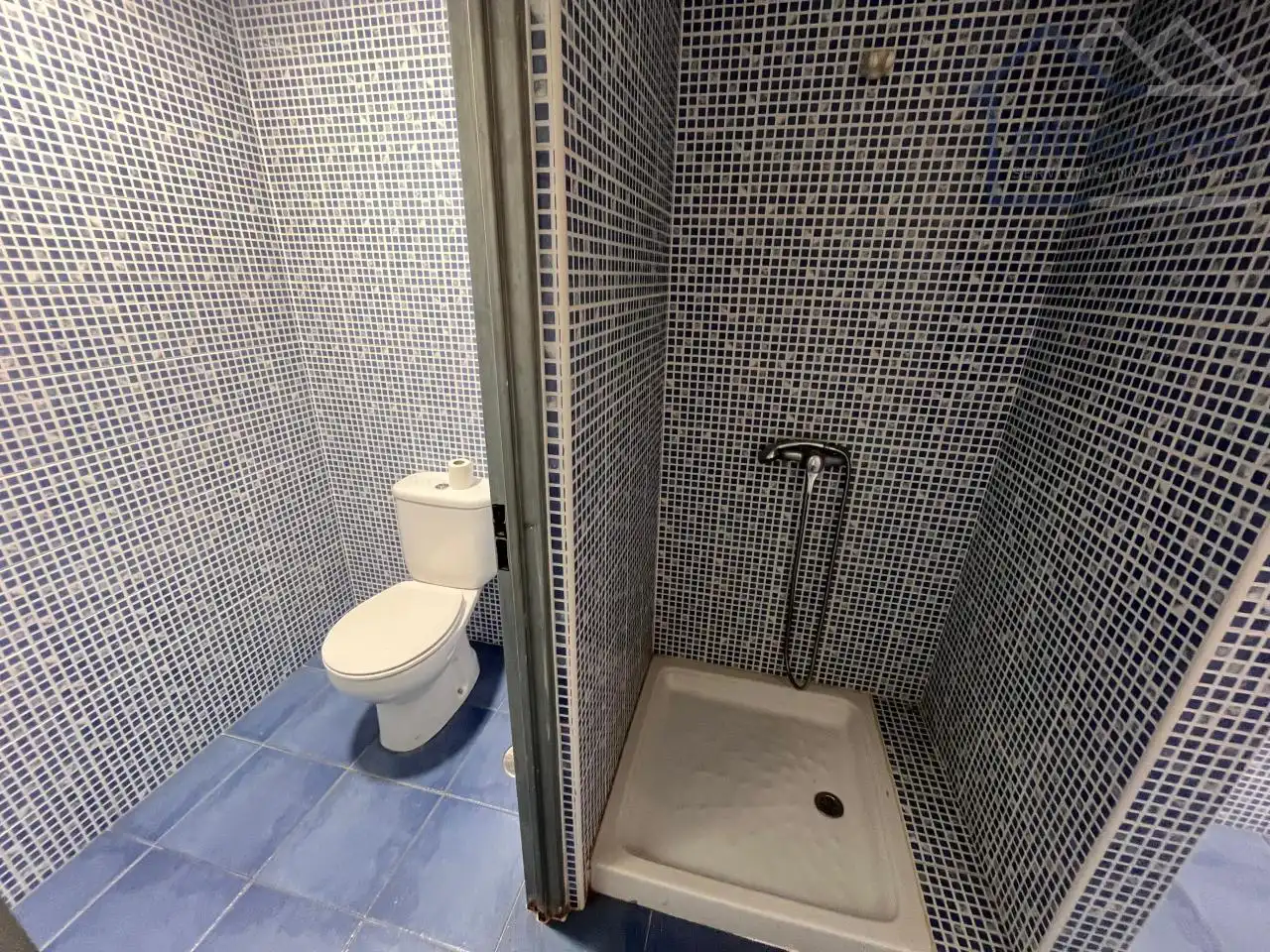 Baño de Apartamento en venta en Vigo  con Calefacción, Piscina y Amueblado