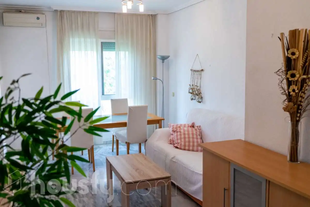 Wohnzimmer von Wohnung zur Miete in Sevilla mit Klimaanlage, Heizung und Terrasse