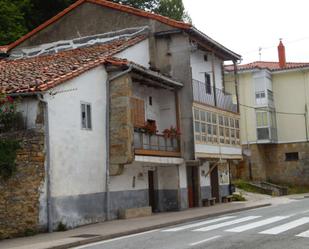 Vista exterior de Casa o xalet en venda en Espinosa de los Monteros amb Jardí privat