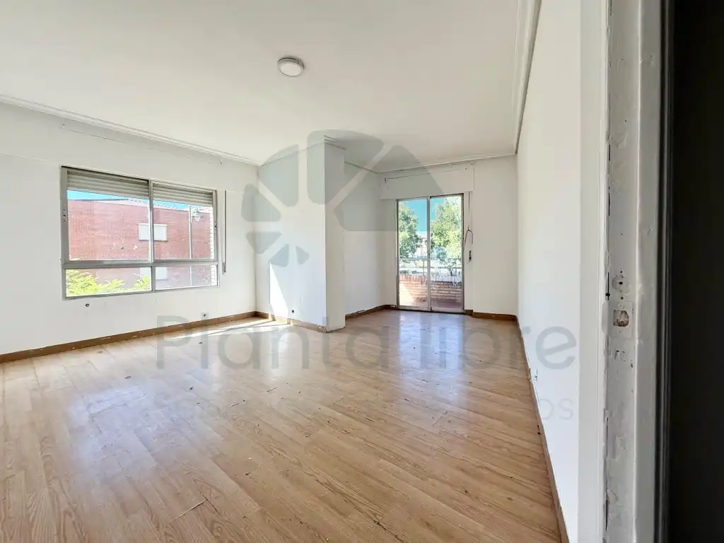 Piso con terraza en venta en Calle Tejada