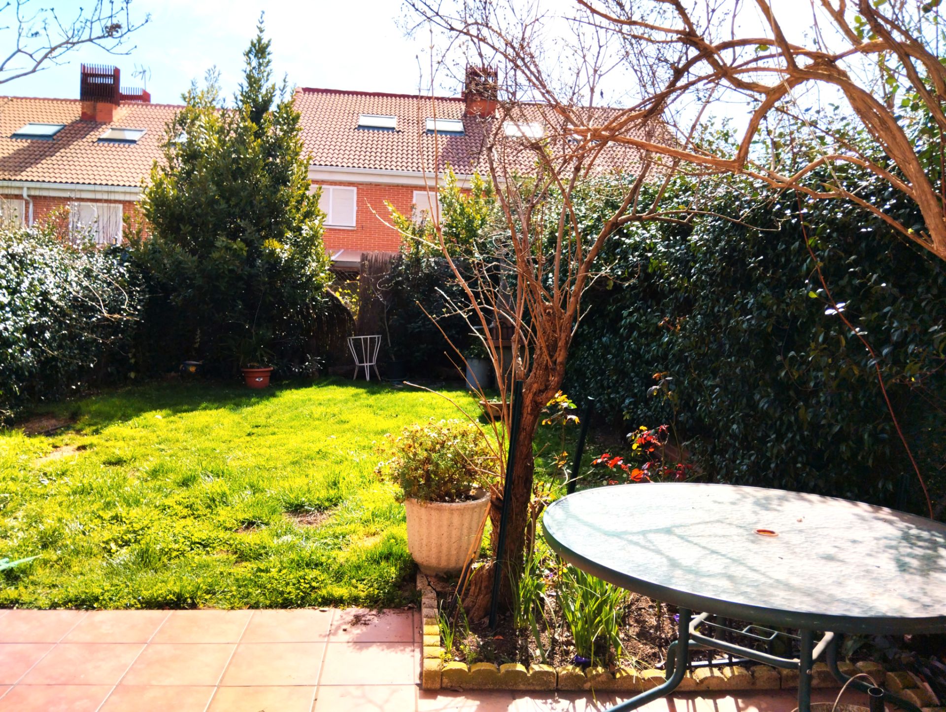 Jardín de Casa adosada en venta en San Lorenzo de El Escorial con Aire acondicionado, Calefacción y Jardín privado