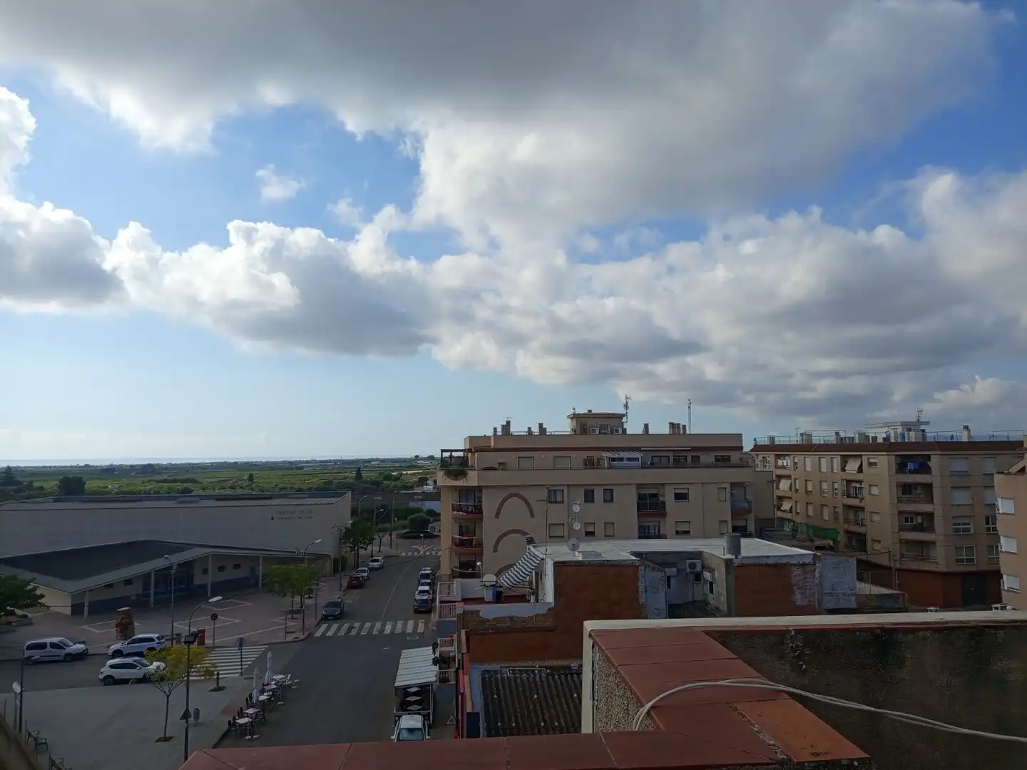 Vista exterior de Edifici en venda en Alcanar
