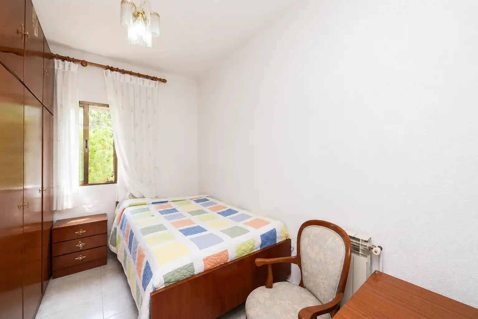 Habitación de Casa o chalet en venta en Pozuelo de Alarcón con Aire acondicionado, Calefacción y Jardín privado