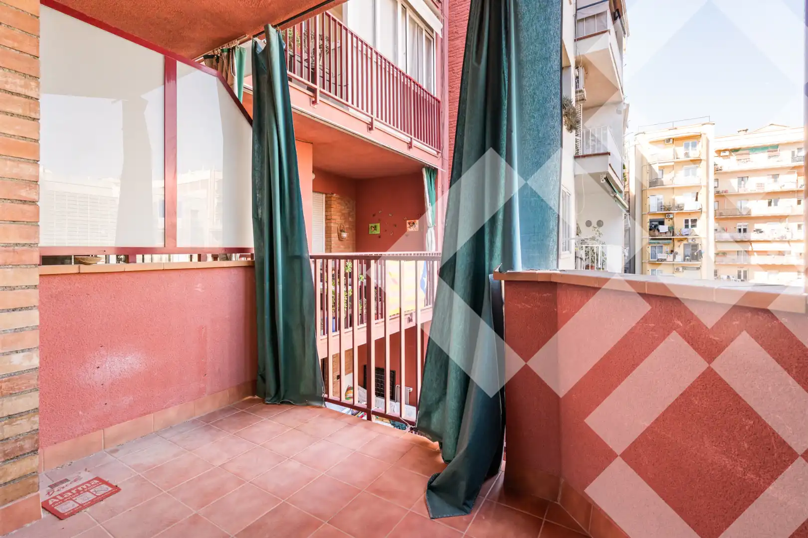 Appartamento con terrazza in vendita a Carrer de Calàbria, imagen 3