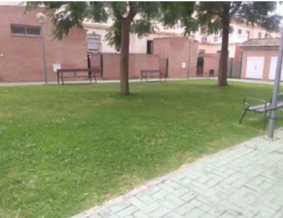 Parking de Piso de alquiler en Dos Hermanas con Aire acondicionado, Terraza y Amueblado
