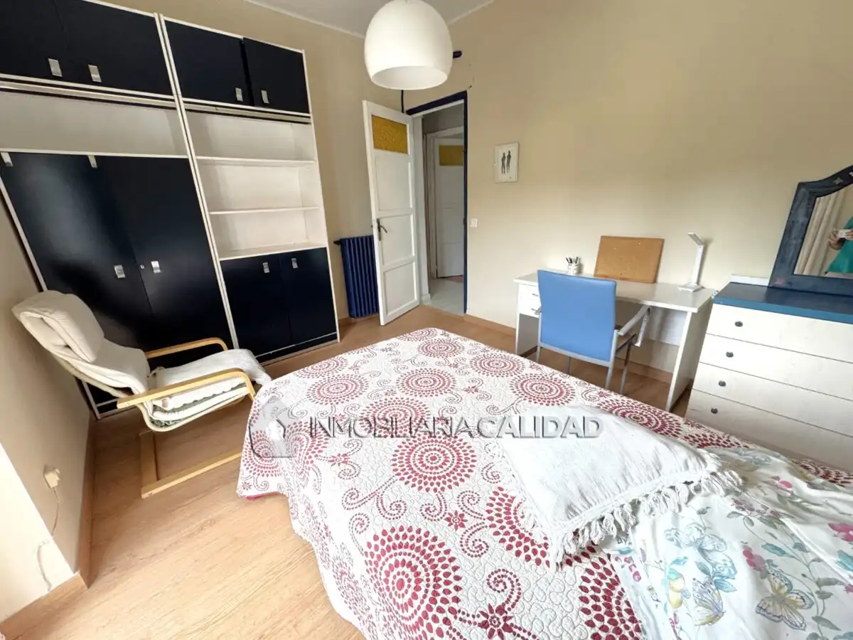 Habitación de Piso de alquiler en Burgos con Calefacción y Amueblado