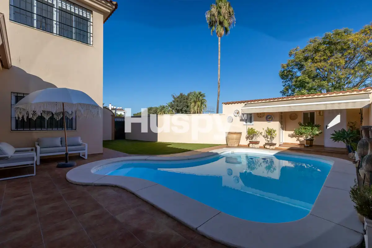 Semi-detached house with terrace for sale in Calle Menorca, imagen 3