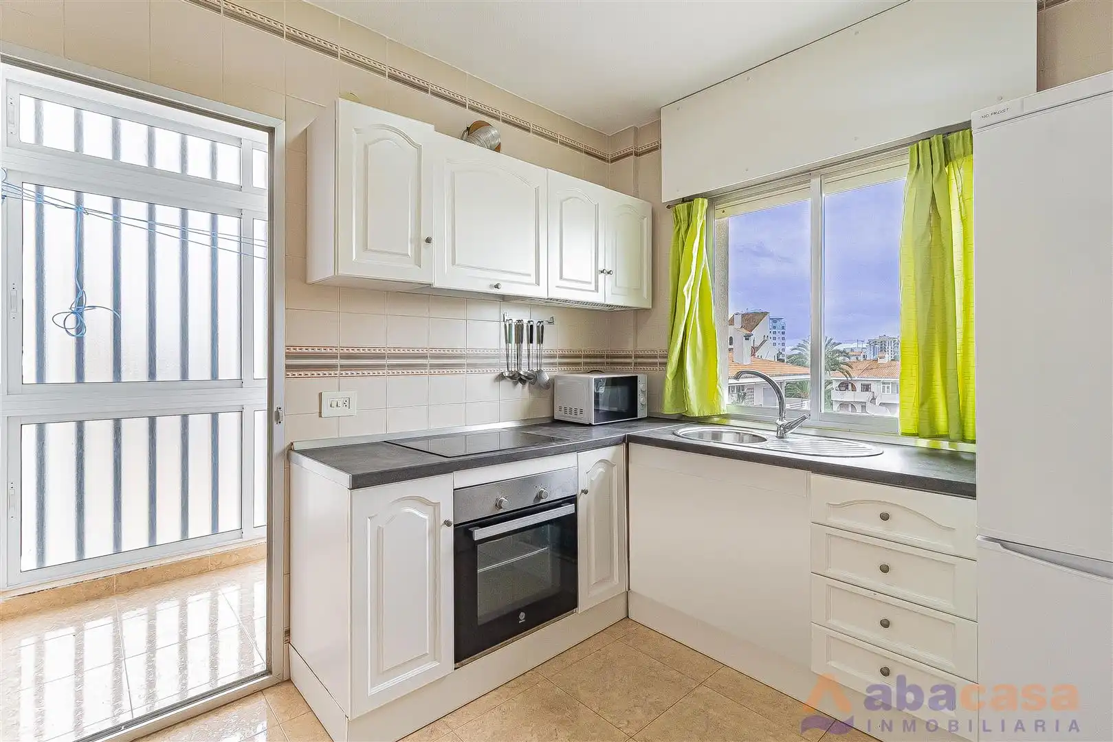 Kitchen of Flat for sale in La Manga del Mar Menor  with Terrace, Furnished and Oven