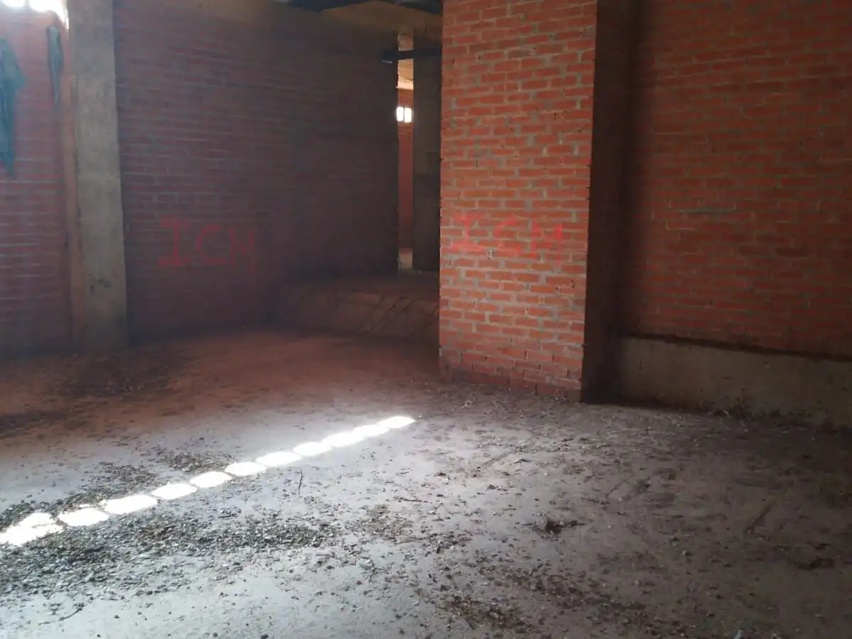 Geschaftsraum zur Miete in C/ María de Las Alas Pumariño, Roces