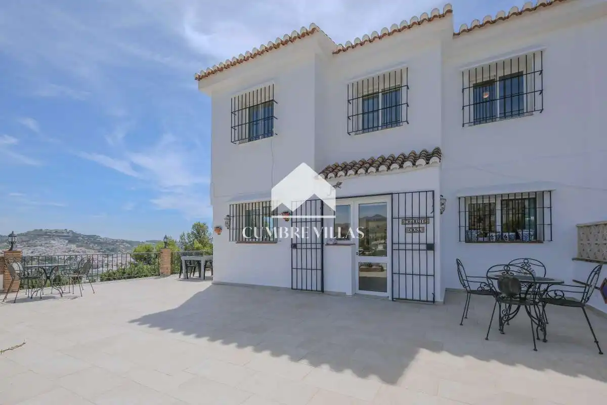 Exterior view of Houses for sale in Almuñécar