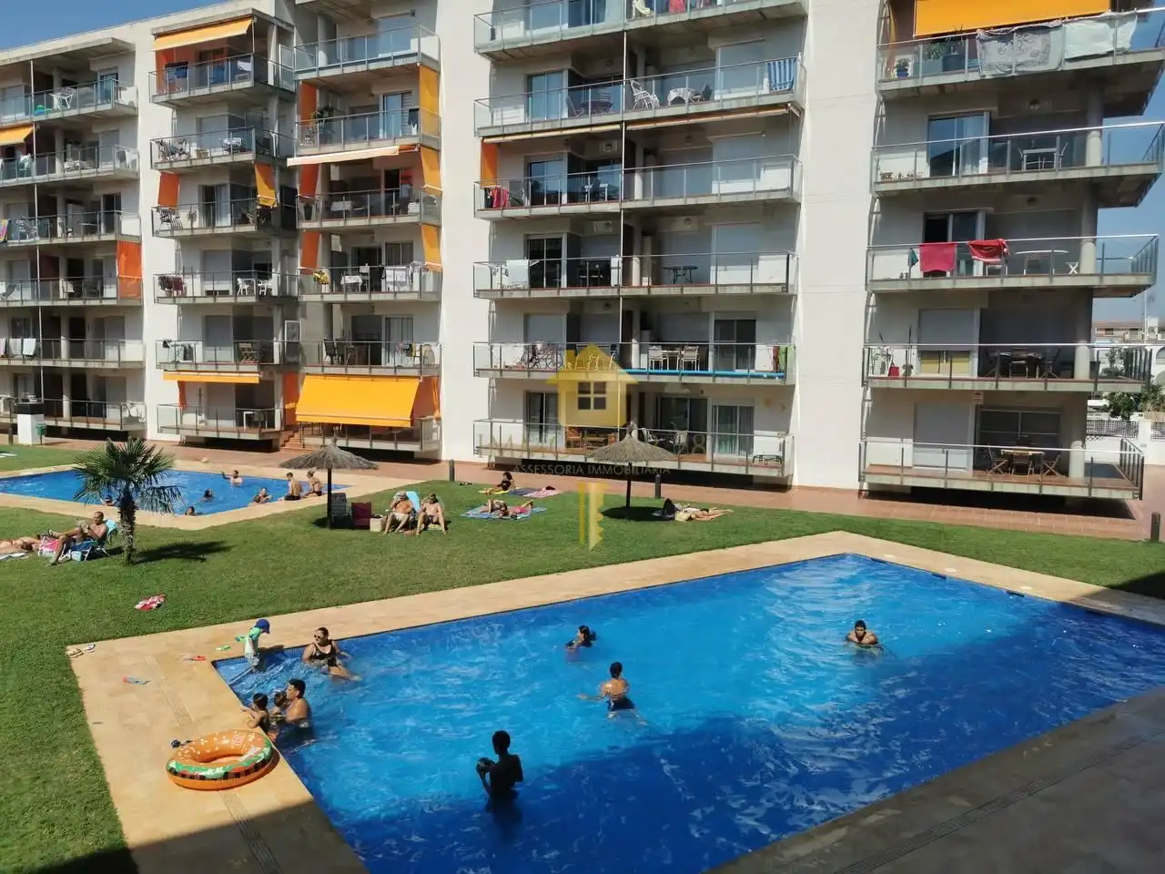 Piscina de Piso de alquiler en Roses con Aire acondicionado, Terraza y Trastero