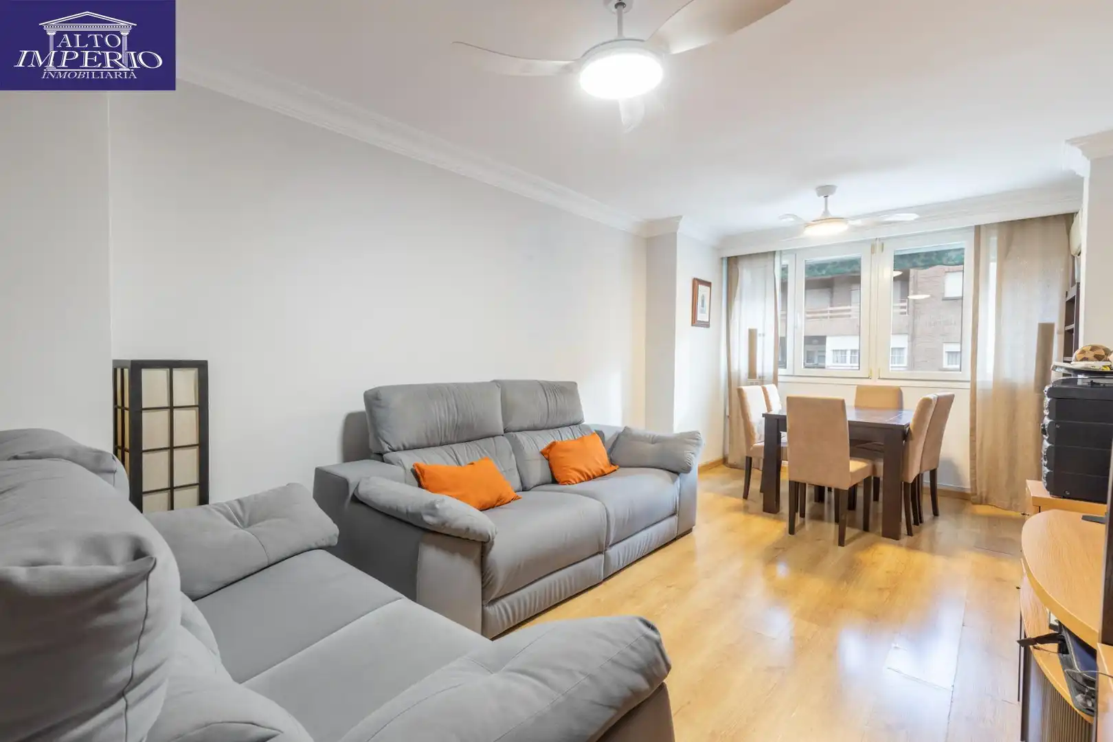 Wohnzimmer von Wohnung zum Verkauf in Granada mit Parkett und Abstellraum
