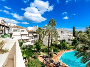 Àtic amb piscina en venda a Milla de Oro