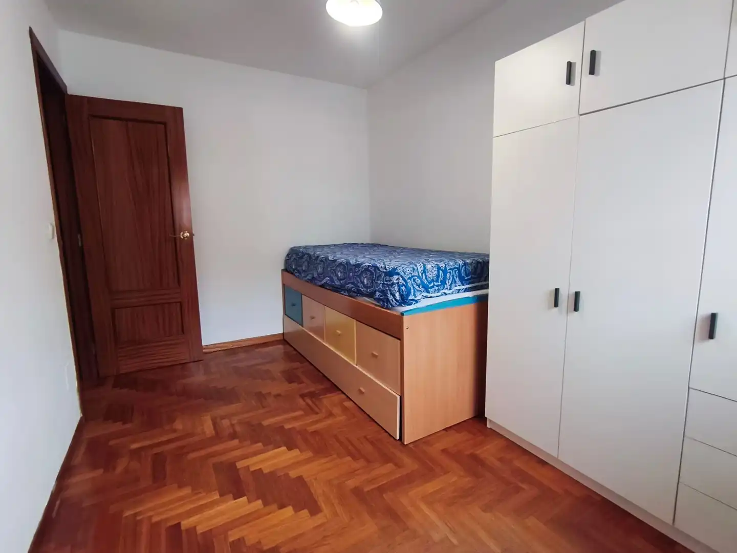 Bedroom of Flat for sale in Laguna de Duero  with Heating, Parquet flooring and Storage room