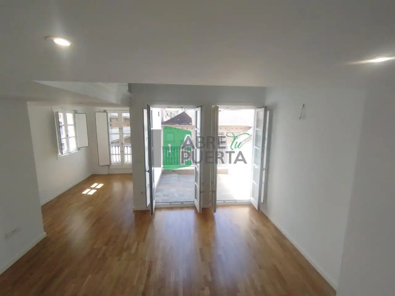 Maisonette zur Miete in Ourense Capital  mit Heizung, Abstellraum und Balkon