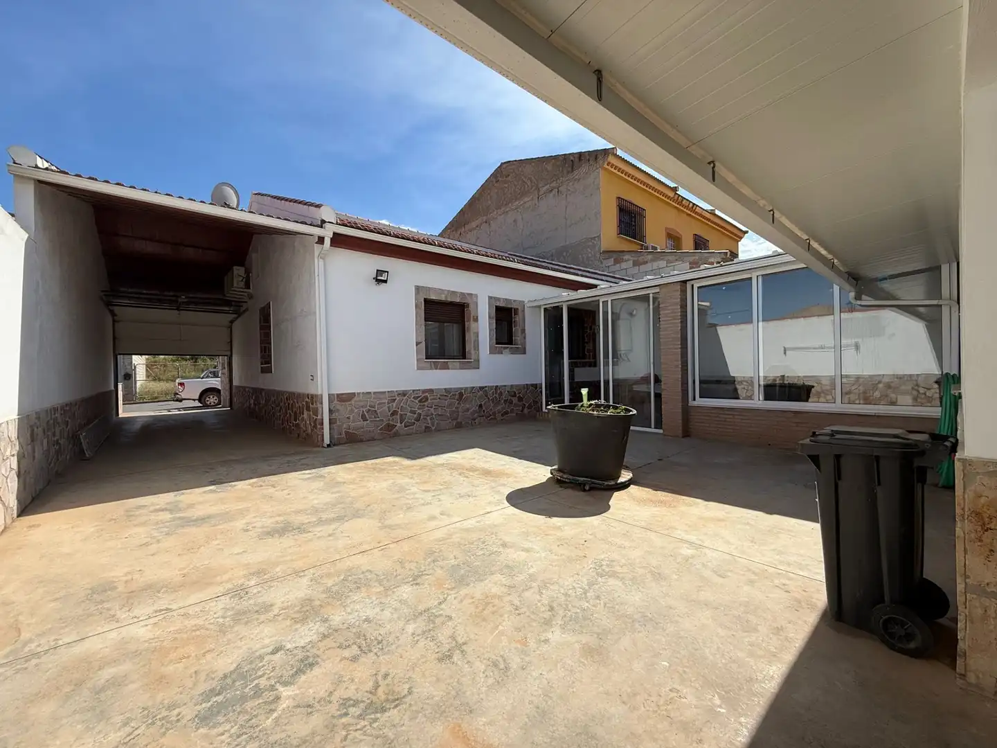 Außenansicht von Haus oder Chalet zum Verkauf in Humilladero mit Klimaanlage, Möbliert und Ofen