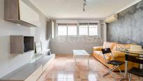 Living room of Planta baja for sale in L'Hospitalet de Llobregat